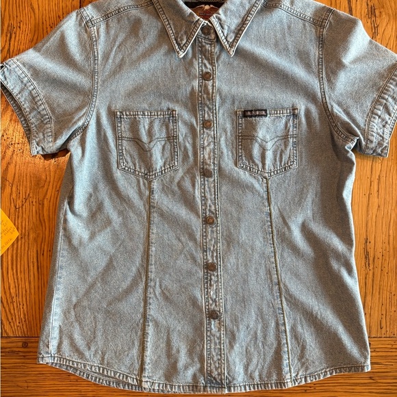 Vintage 2002 Harley Davidson women’s short sleeve shirt. - Picture 6 of 13